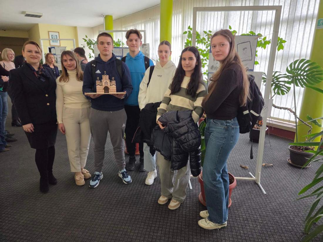 DOBOJ Gimnazija i Tehnicka skola zajedno obiljezile 155 godina od rodjenja Jovana Ducica 02