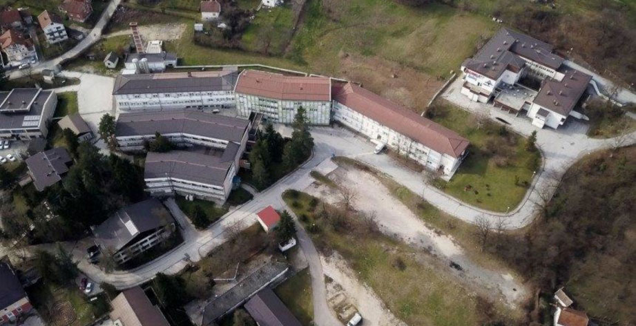 Nakon burnih negativnih reakcija građana, gradske vlasti Doboja povlače odluku o preseljenju institucija u bivši bolnički kompleks