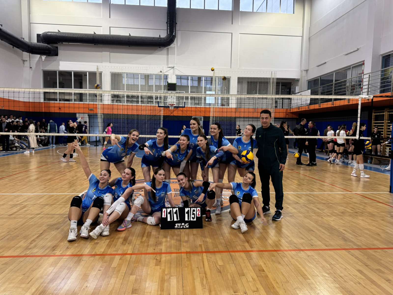 DOBOJ Gimnazijalke donijele bronzu sa Republickog takmicenja u odbojci 03