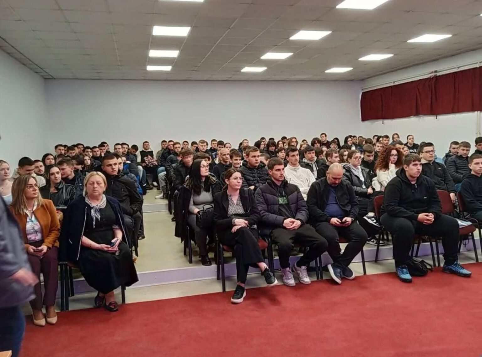 DOBOJ: Učenicima predstavljene mogućnosti obrazovanja i zapošljavanja