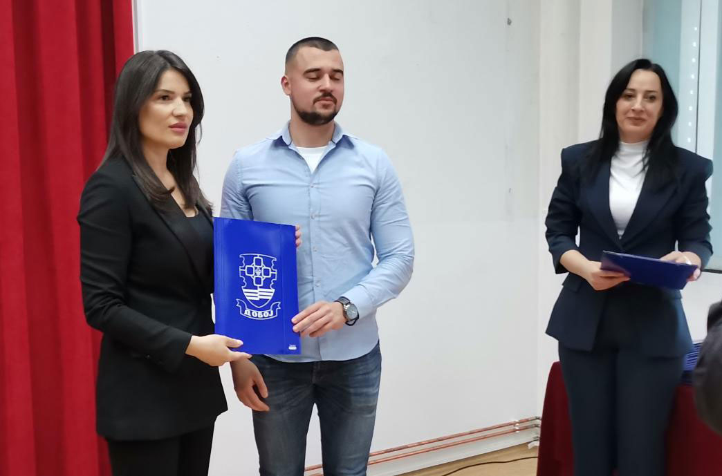 DOBOJ: Stipendije za 117 studenata