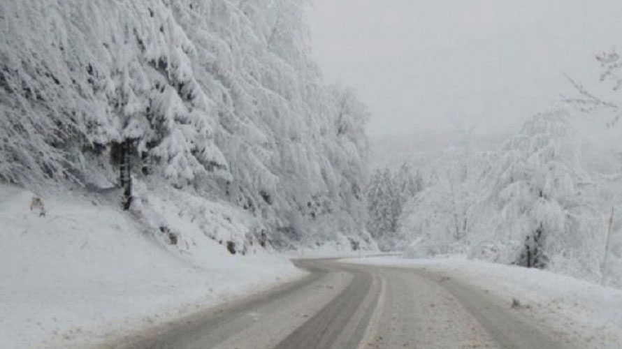 PUTEVI: Putevi prohodni, snijeg pada na području Banjaluke, Prijedora, Kostajnice i Doboja