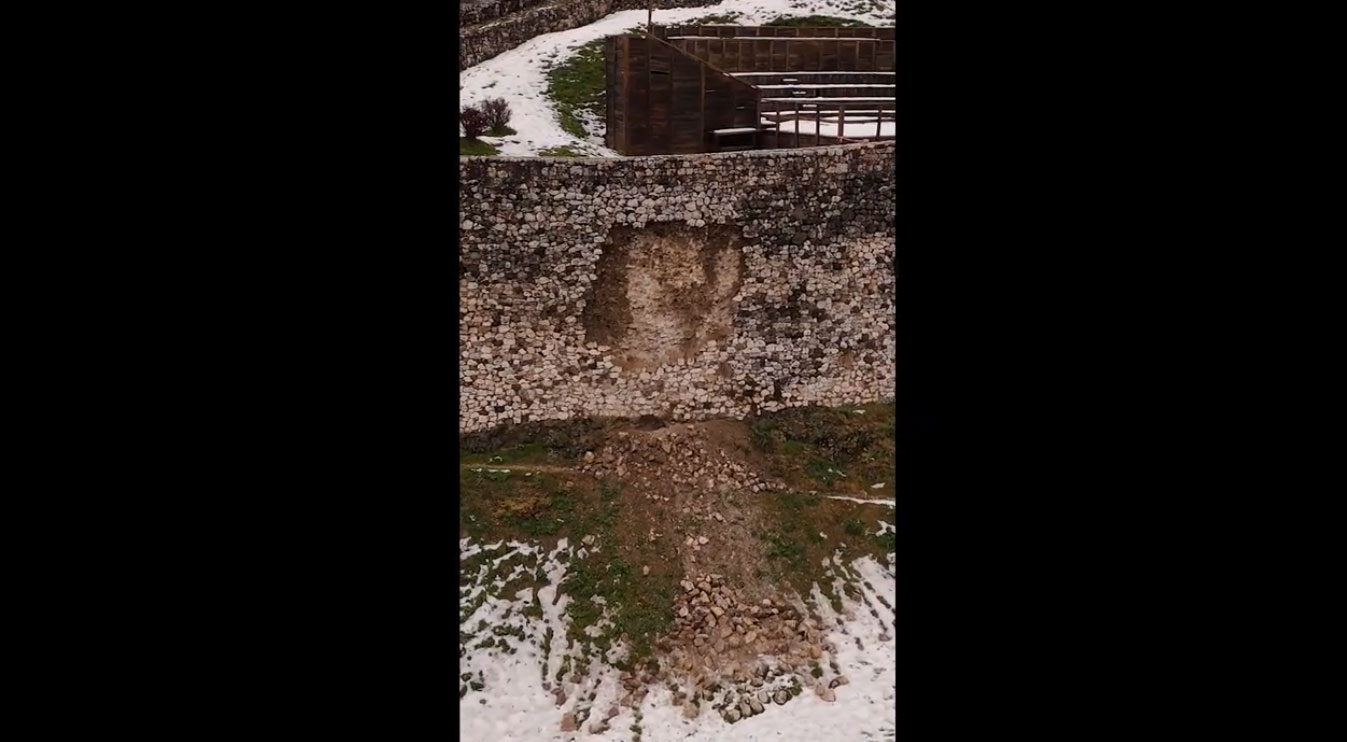 GRADINA SE RUŠI, A NADLEŽNI ĆUTE: Obren Petrović nosi najveću političku odgovornost za propadanje simbola Doboja