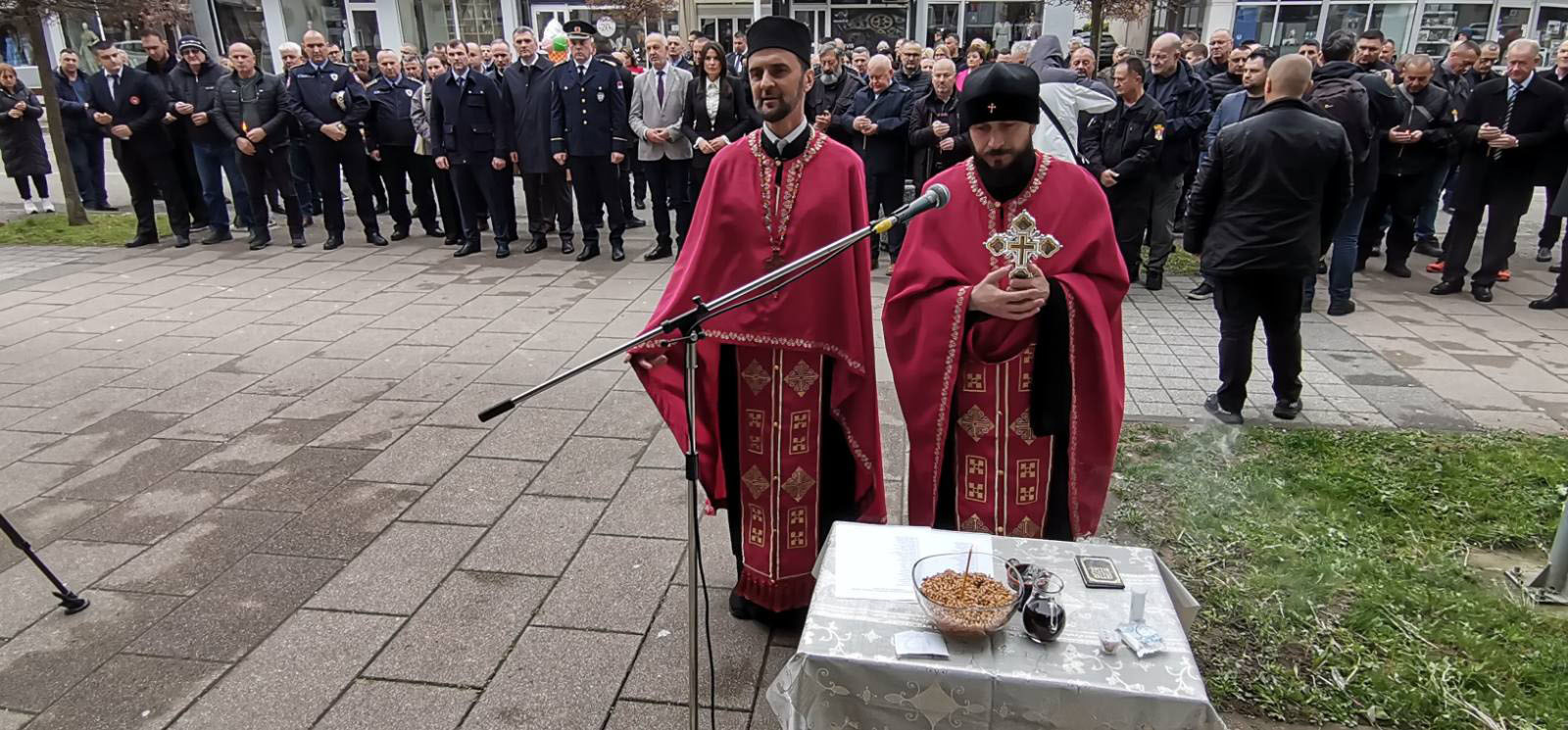DOBOJ: Odata počast za 127 poginulih pripadnika policije