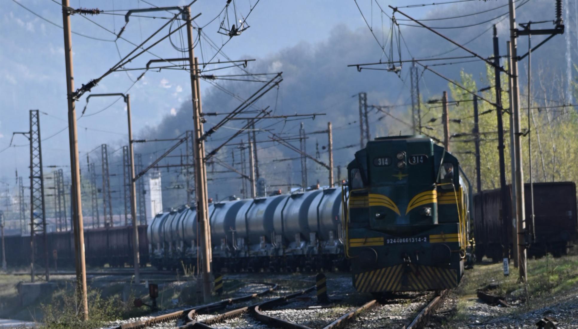 DOBOJ: Stigla prva kompozicija nafte iz luke Ploče