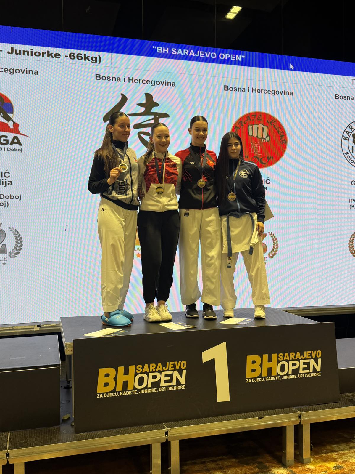 DOBOJ Karatisti Sloge briljirali u Sarajevu 03