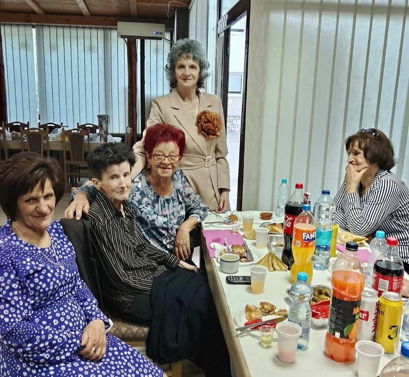 DOBOJ Penzioneri hirurgije bolnice Sveti apostol Luka ponovo na okupu 002