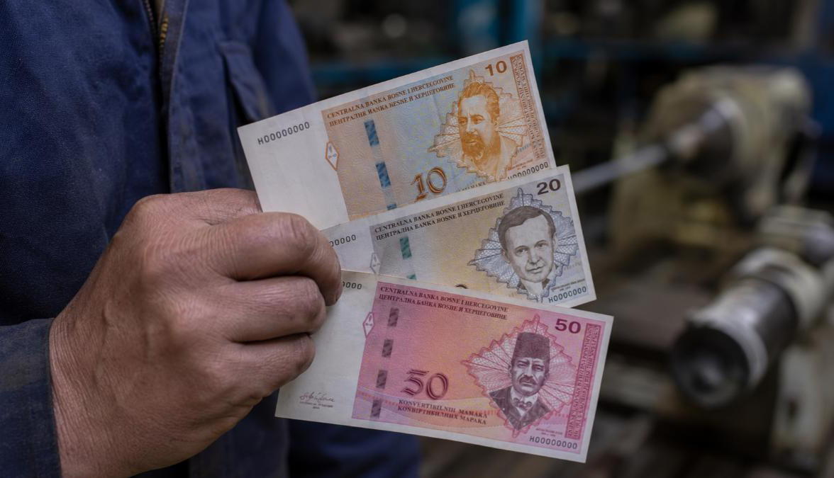 DOBOJ: Prosječna plata u BiH u martu 1.680 KM, najviše u finansijskom sektoru