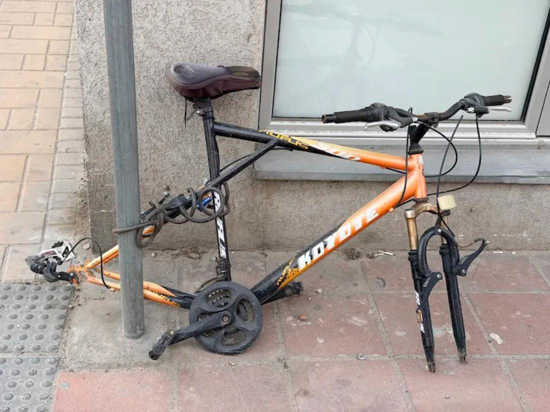 I BI NEDELJA: Vreme leti, mostovi padaju, a đura svoju priču gura