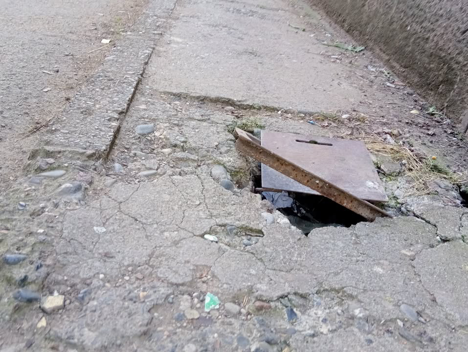 DOBOJ: Parking za naplatu može, a redovno održavanje trotoara kada?