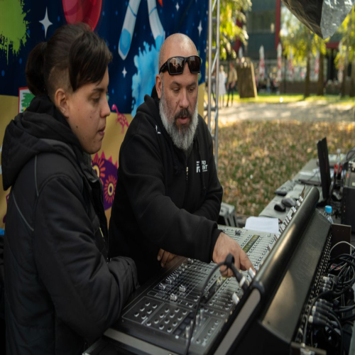 lidija-i-dunja-djevojke-neobicnih-zanimanja-06