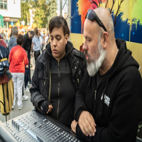 lidija-i-dunja-djevojke-neobicnih-zanimanja-07