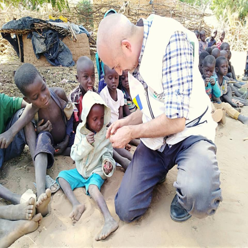 djeci-nigera-humanost-nepoznaje-granice-06