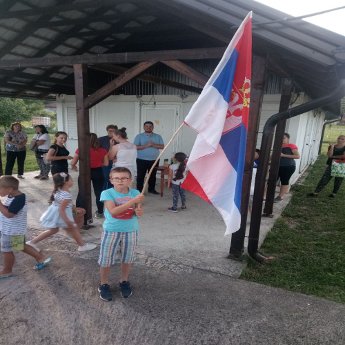 petrovdanske-lile-na-usori-02