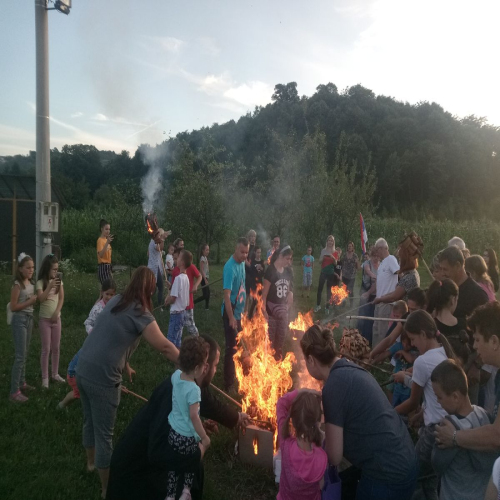 petrovdanske-lile-na-usori-04