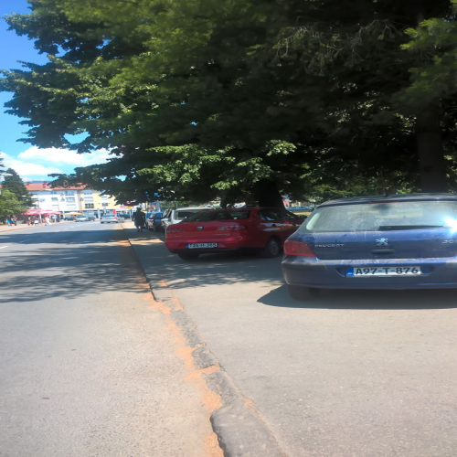 parking-papci-opkolili-zgradu-skuptinegrada-03