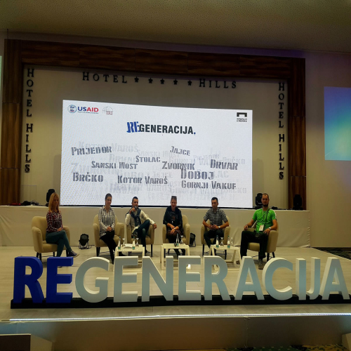 mladi-obnavljaju-skolu-ljeskove-vode-02