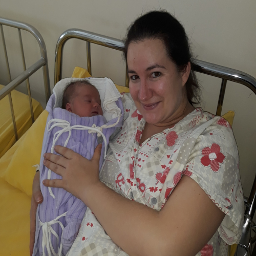 rotary-klub-doboj-darivao-bebu-04