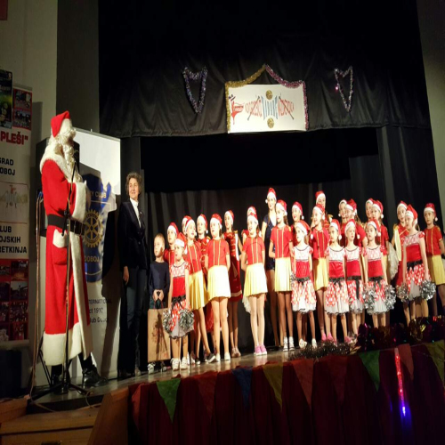 Novogodisnji-kabare-mazoretkinja-2016-04