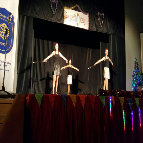 Novogodisnji-kabare-mazoretkinja-2016-08