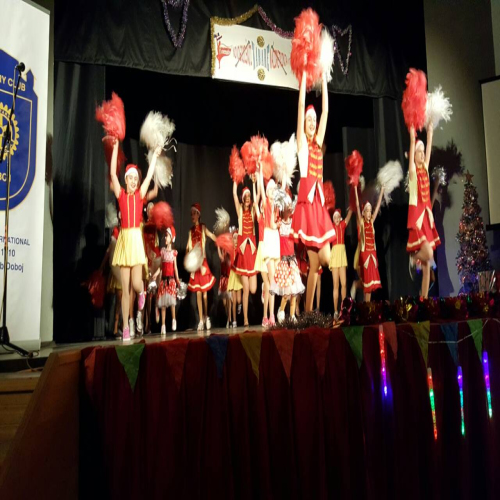 Novogodisnji-kabare-mazoretkinja-2016-09