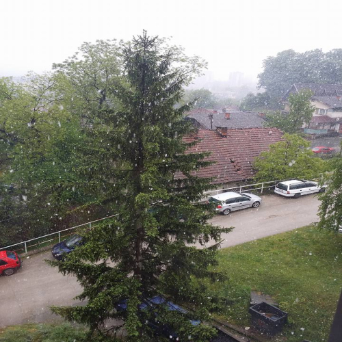 Snijeg-u-aprilu-u-Doboju-08