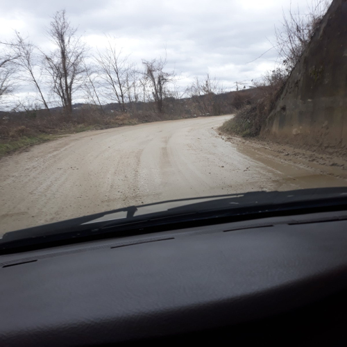 integralovi-kamioni-unistavaju-put-03