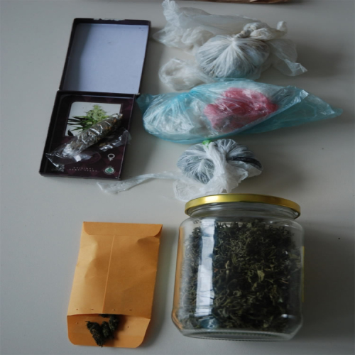 uzgajao-drogu-u-kuci-02