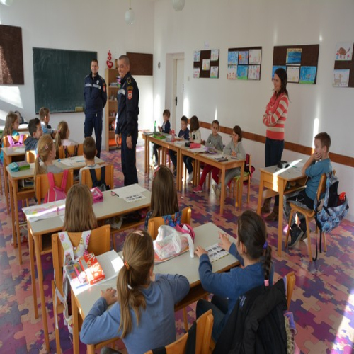 pu-doboj-predavanje-droga-skolarcima-04