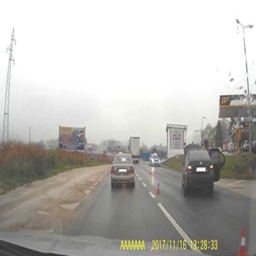 udes-ulaz-kod-crkve-03