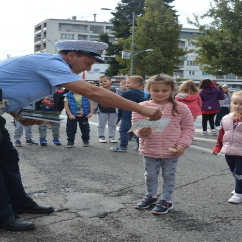 policija-djeca-bez-automobila-01