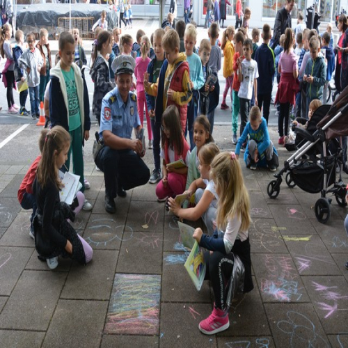 policija-djeca-bez-automobila-05