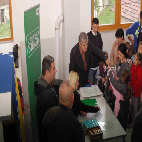 donacija-ucenicima-u-sevarlijama-2015-04