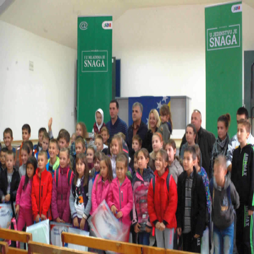 donacija-ucenicima-u-sevarlijama-2015-05