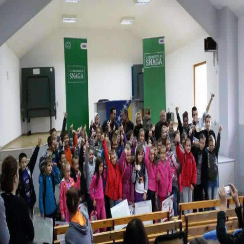 donacija-ucenicima-u-sevarlijama-2015-06