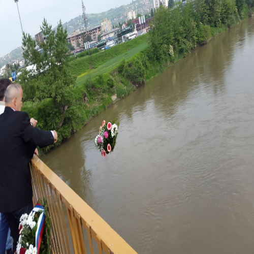 vijenac-poplava-snsd-2017-04