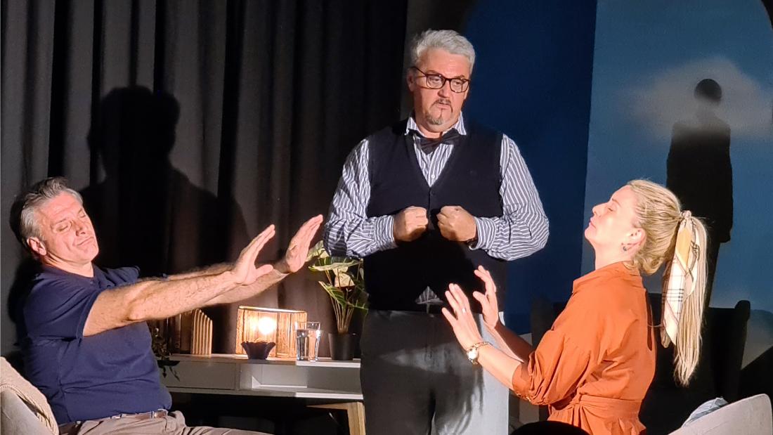 DOBOJ: Odigrana predstava "Bračno savjetovanje"