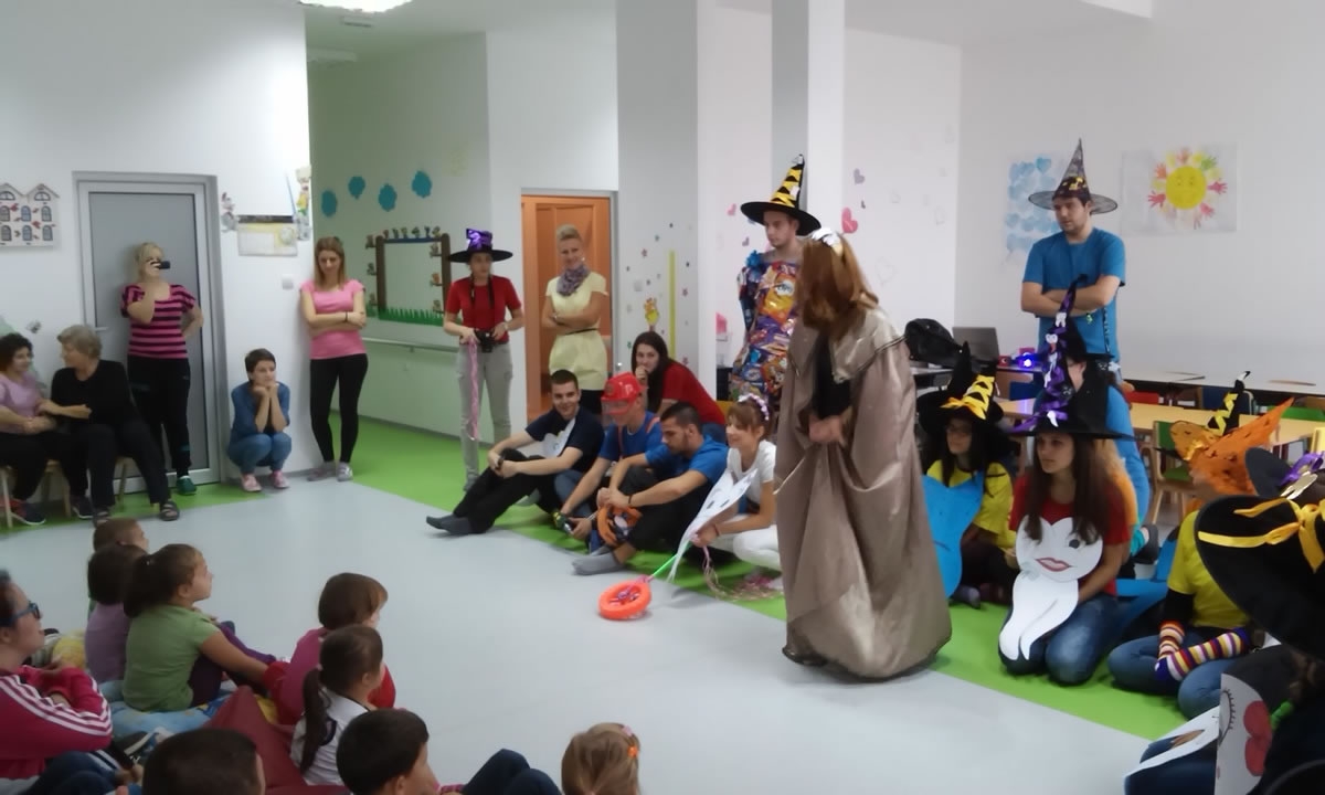 DOBOJ: Školarci pripremili predstavu "Zubić vila" (FOTO)