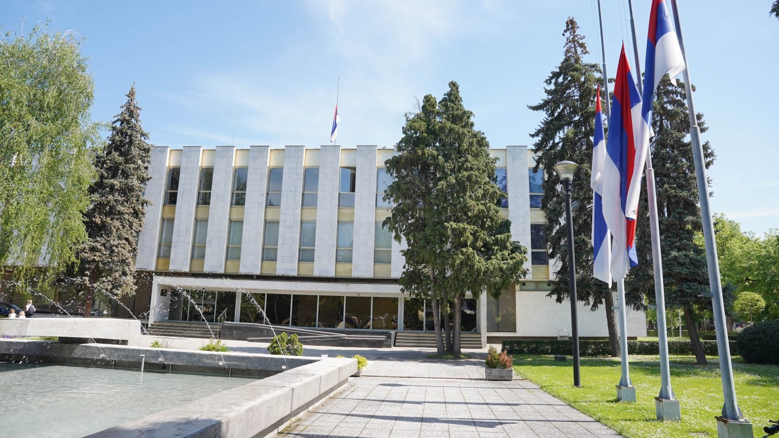 Teatar apsurda zvani Republika Srpska: U danu kada vladajući usvajaju nacrt “zakona o stranim agentima”, ministar Klokić poziva nevladine organizacije da pišu EU projekte