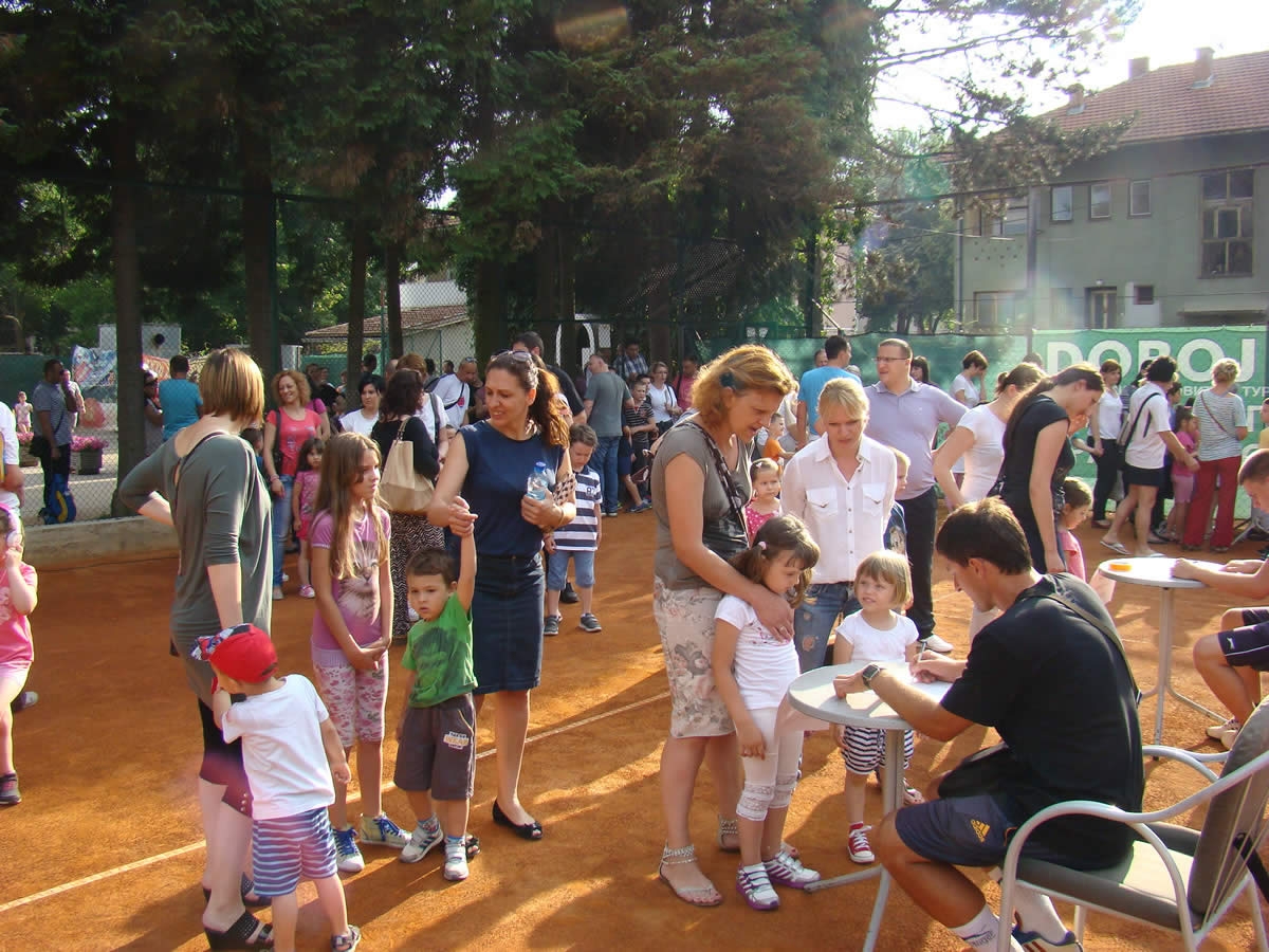 DOBOJ: Teniski klub "Doboj" i ove godine vrši upis u BESPLATNU školu tenisa!