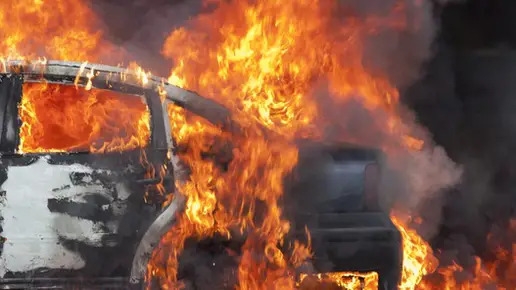 DOBOJ: Požar uništio putnički automobil "VW Passat" u Кolubarskoj ulici