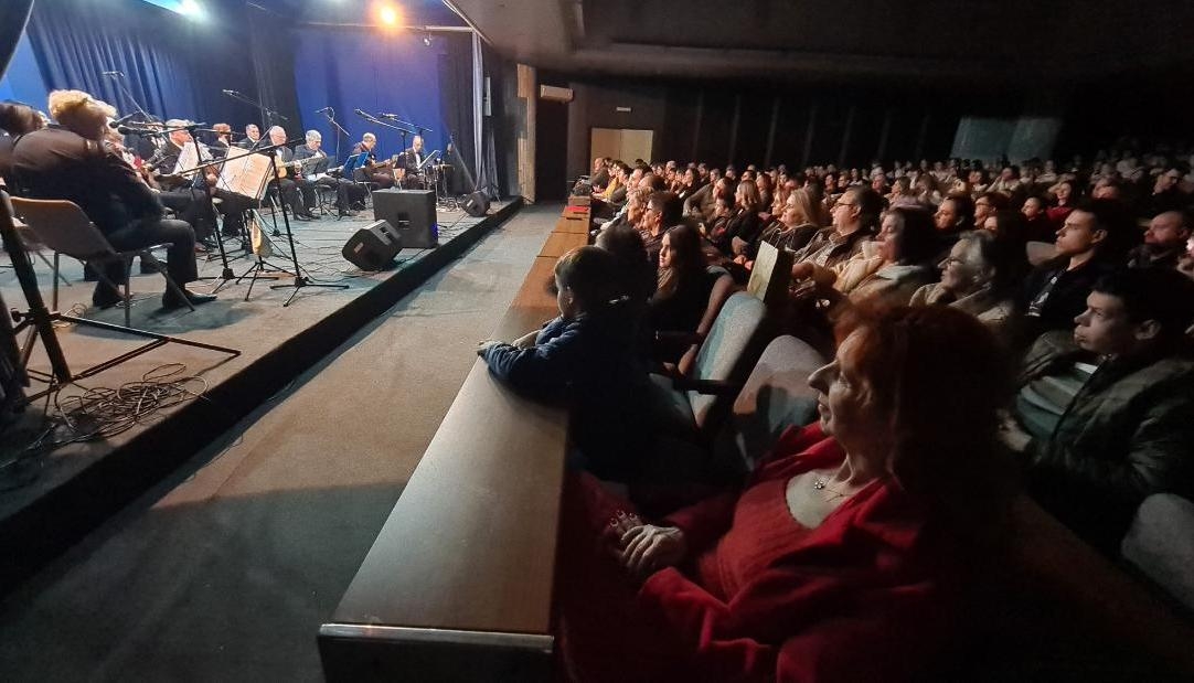 DOBOJ: Cjelovečernji koncert ansambla "Banjalučki vez"