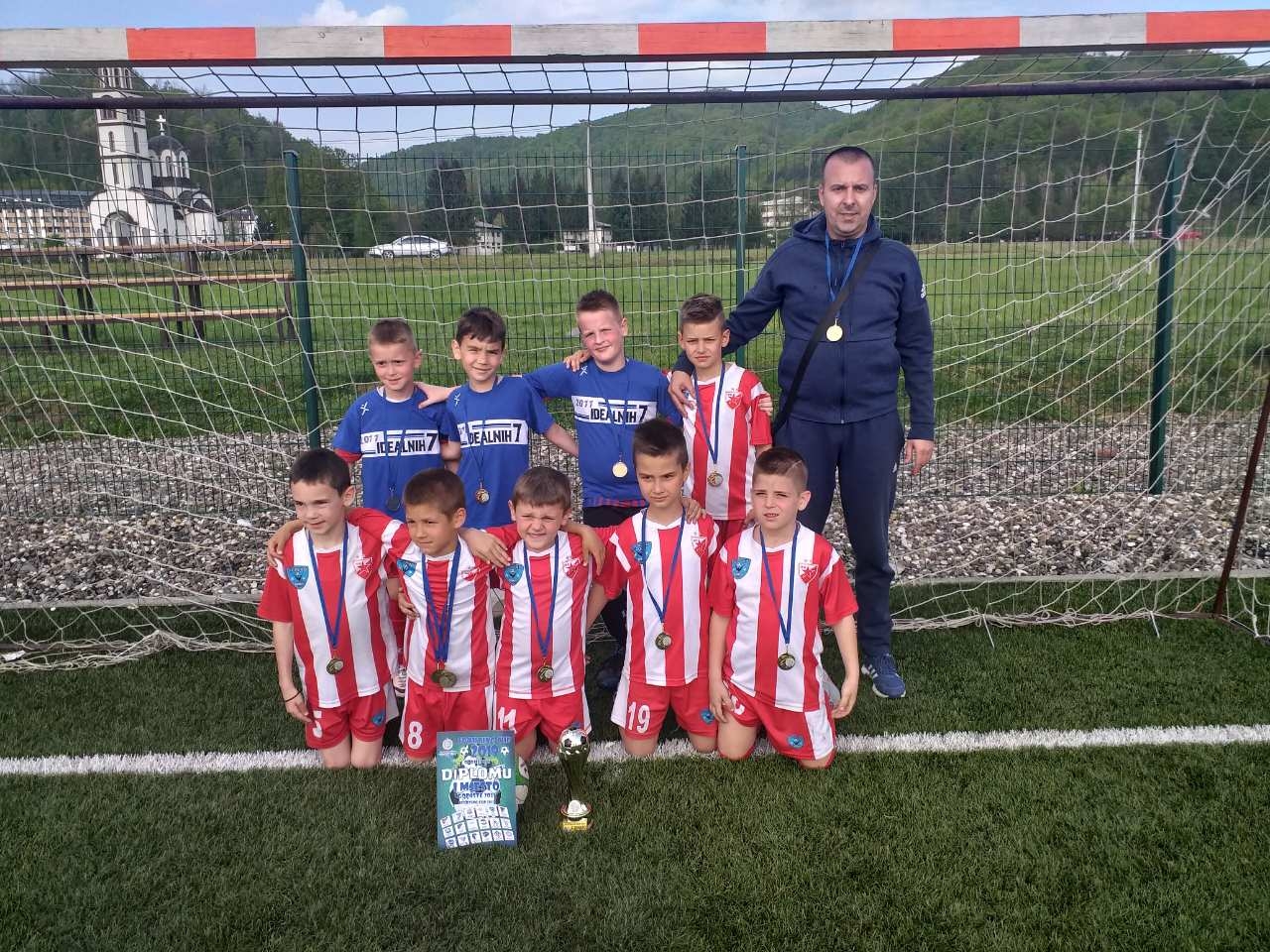 DOBOJ: Zlatna generacija ŠF "Acko" nastavlja sa uspjesima (FOTO)