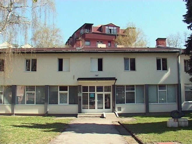 DOBOJ: Prodali vlastite prostorije, pa djecu smještaju u tuđe (VIDEO)