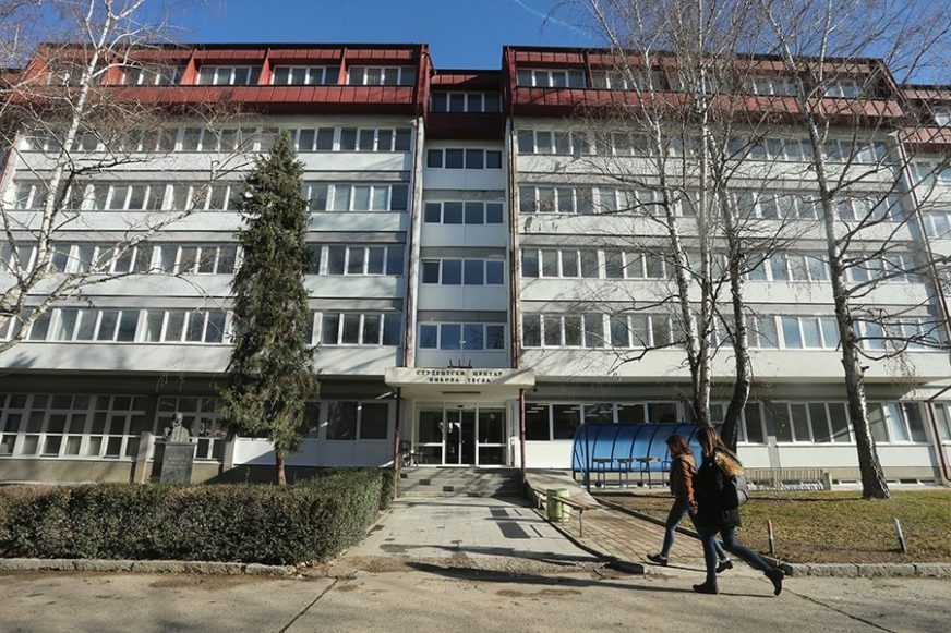 NAKON POBUNE STUDENATA Ukinuta odluka za plaćanje recepcijskog smještaja