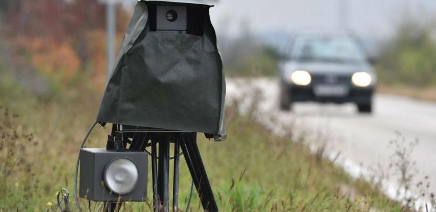 Traže se vozači da kažnjavaju druge vozače za platu od 2.600 KM