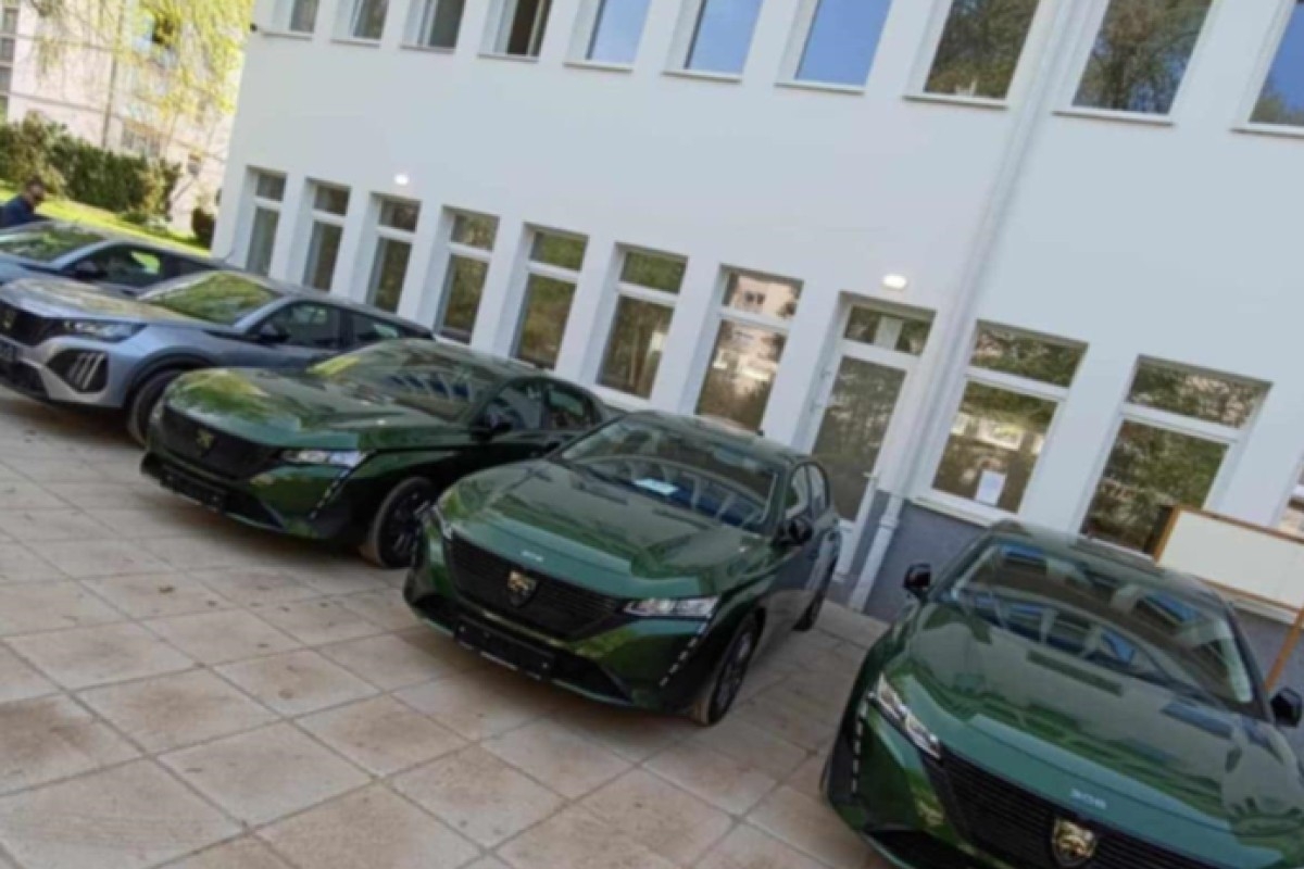 DOBOJ: Dok radnici dočekuju praznike bez plata, uprava ŽRS kupila nova auta