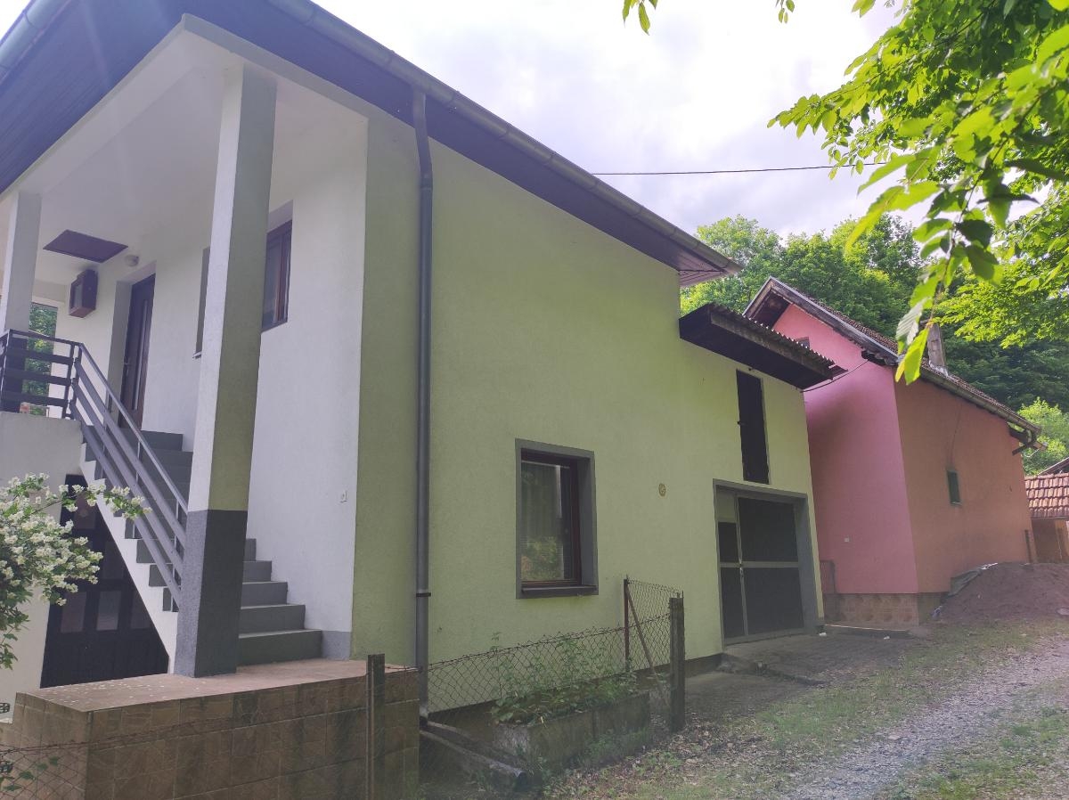 OGLAS: Prodaje se kuća u Majevcu (FOTO)