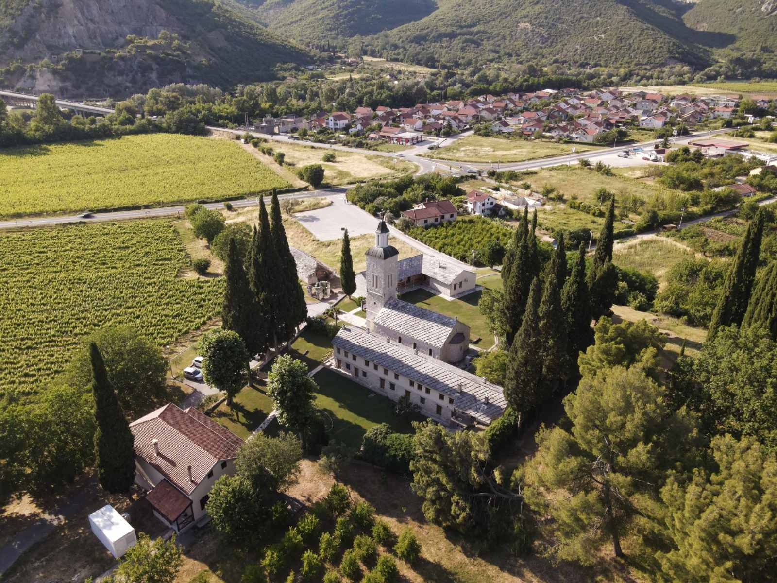 DOBOJSKI INFO PREDSTAVLJA: Manastir Žitomislić (FOTO)
