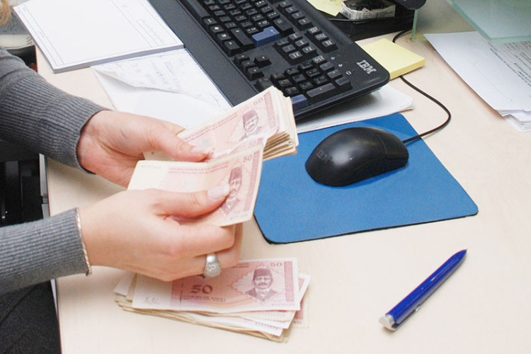 Niže rate na kredite tek 2025. godine